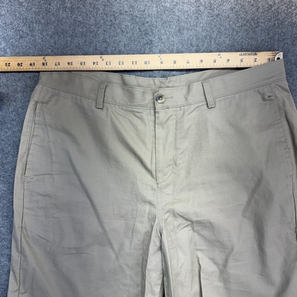 Disney Parks Men's Chino Shorts Size‎ 36 Khaki Cotton Classic Fit Casual NWT - Picture 2 of 11